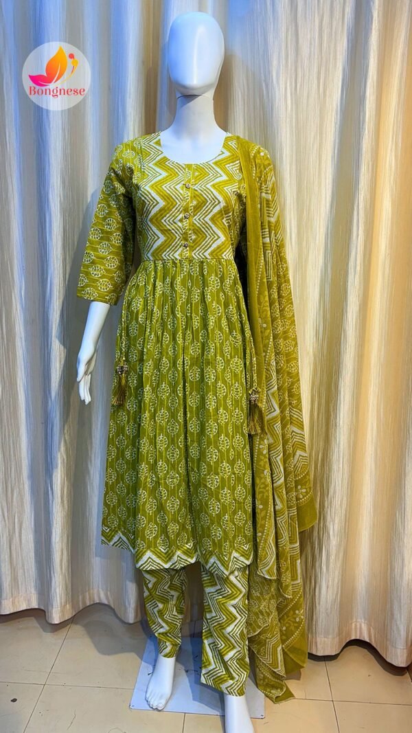 Green Round Neck Anarkali Gher Three-Piece Set
